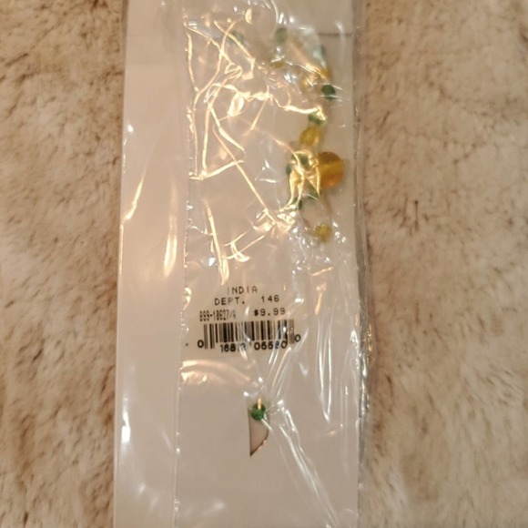 Boutique Green Accent Fashion Hand Wrist Beaded Jewelry - Picture 3 of 4